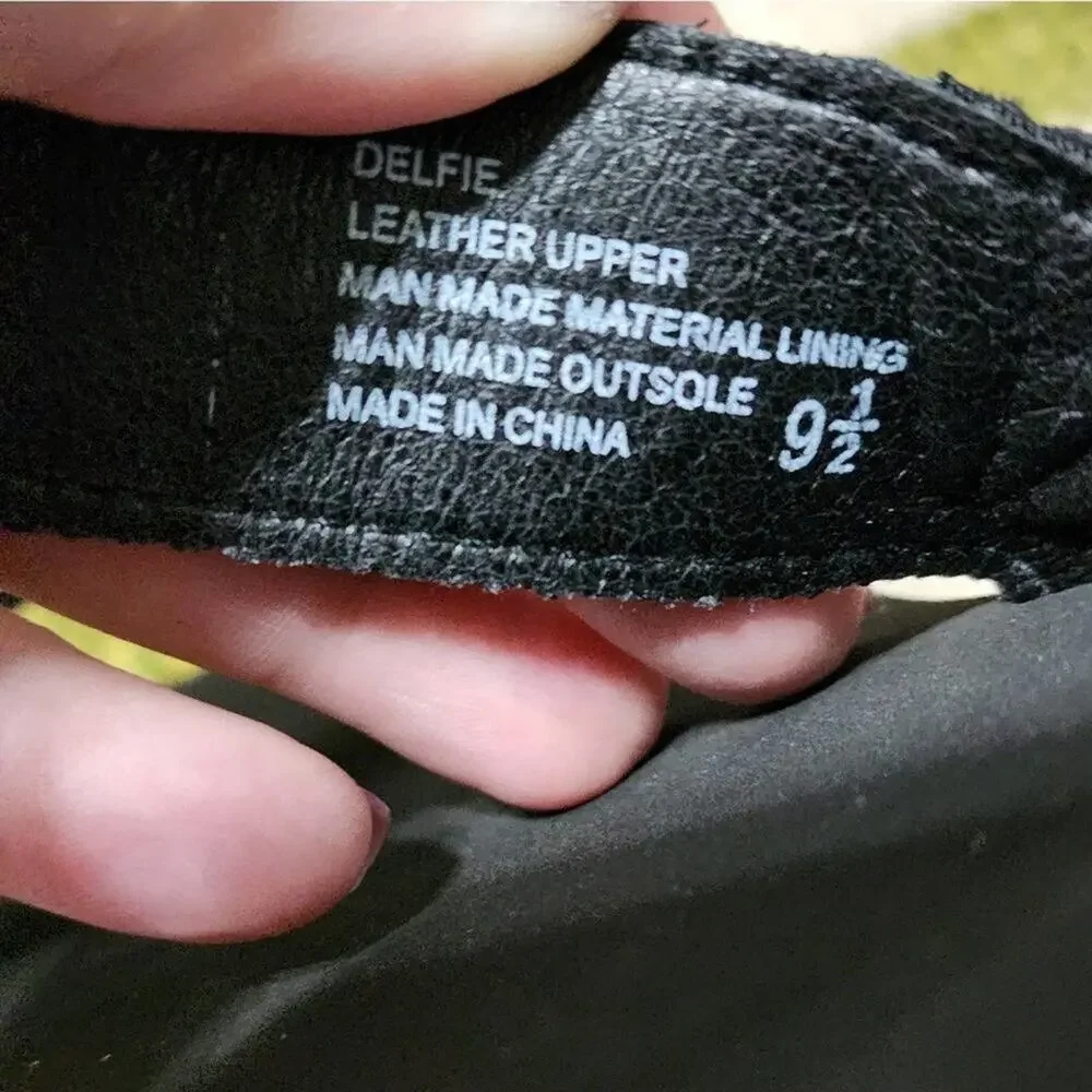 Yellow Box Delfie Metallic Multi strap sandal size 9.5 new!!! - Picture 6 of 6